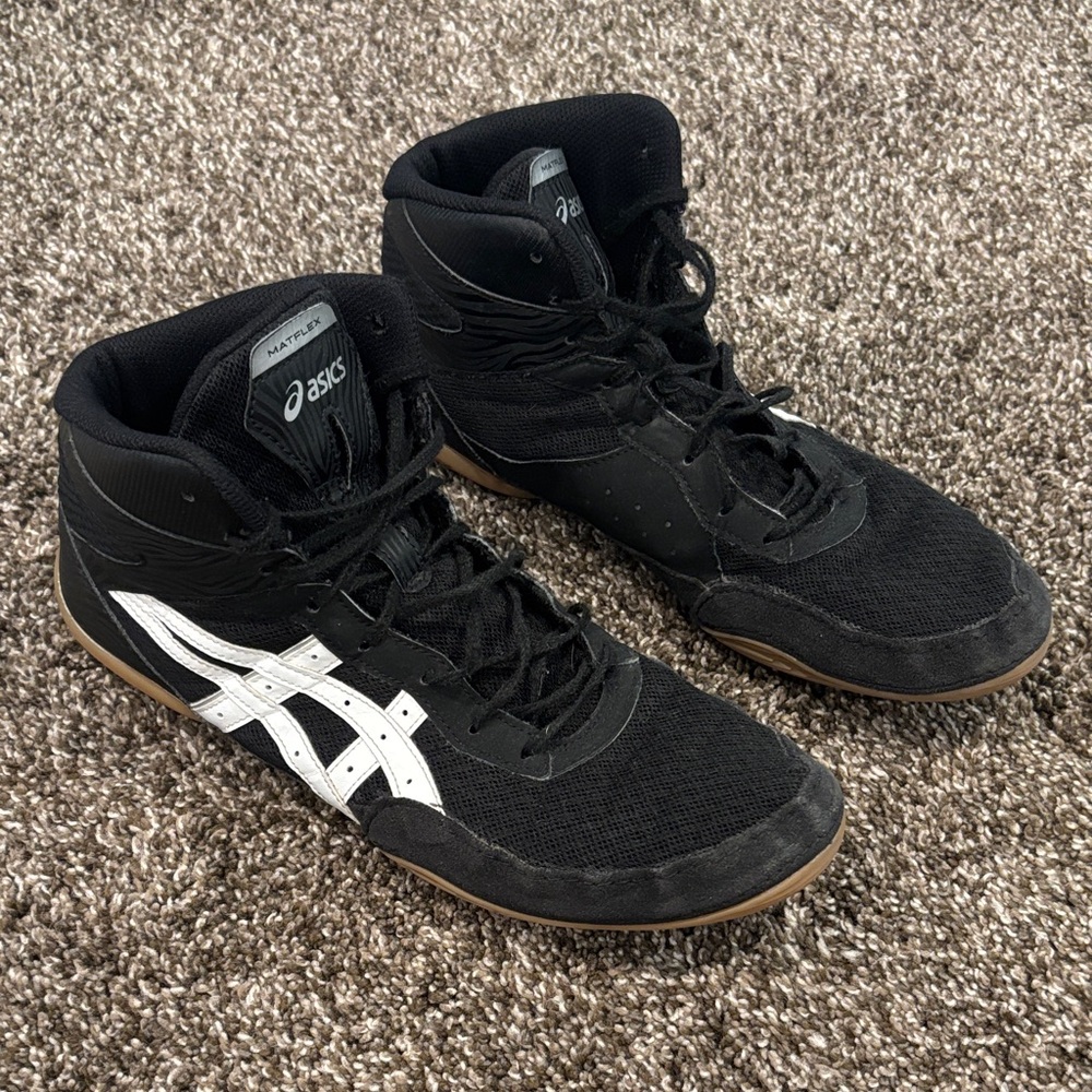 Asics Men's Black and White Wrestling Shoes